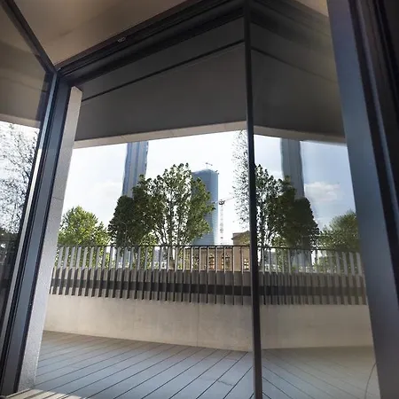 Apartment Viale Severino Boezio 20 *
